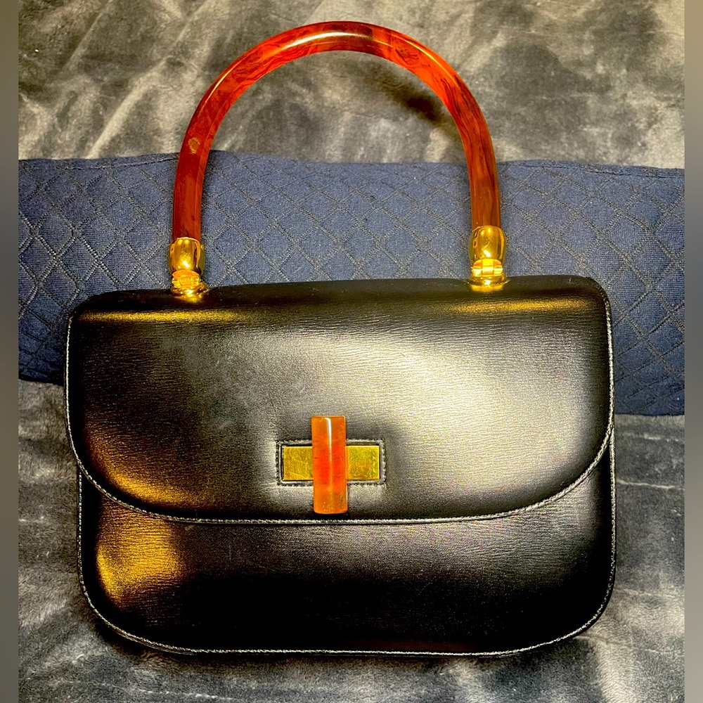 Ginza Kanematsu VINTAGE Black Leather
HANDBAG Flap Purse w/ BAKELITE
HANDLE Rare